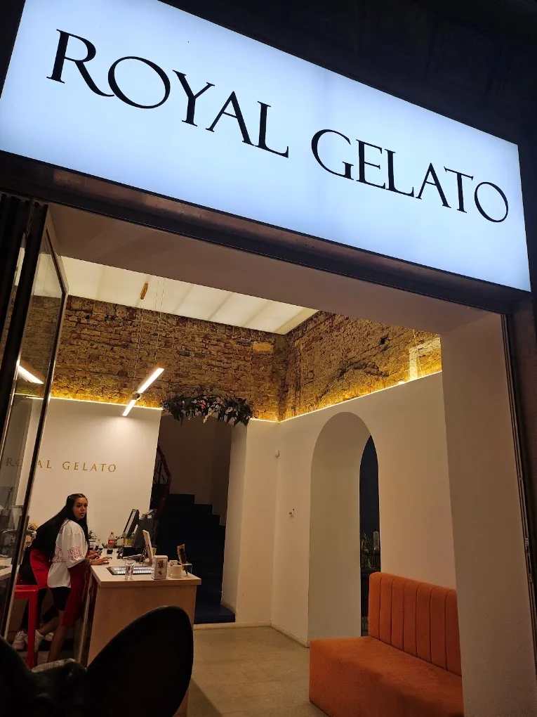 Royal Gelato — Calea Victoriei 124, București